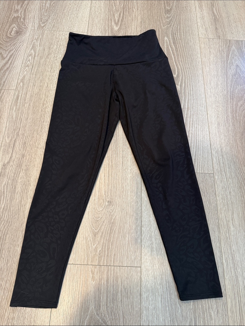 Onzie high waisted leopard leggings 7/8  black Small Medium